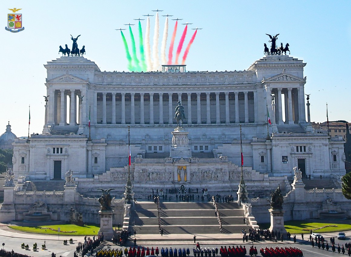 The Frecce Tricolori over Run Rome The Marathon, Rome takes flight